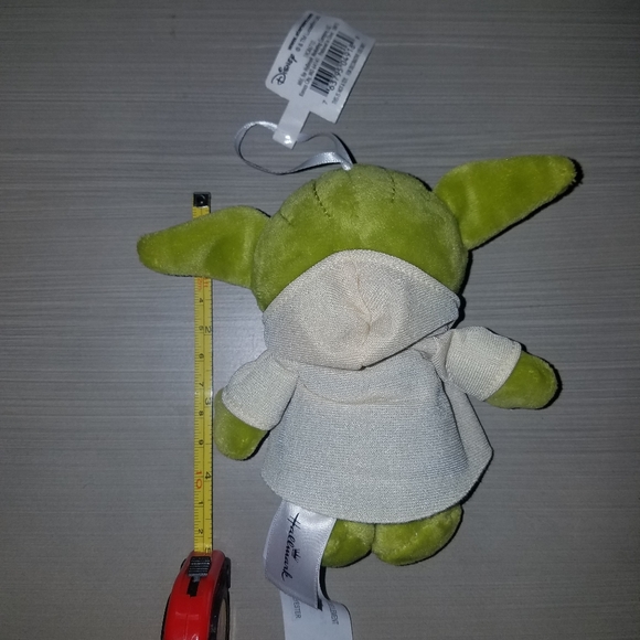 HALLMARK Star Wars 4" Plush Yoda Ornament - Picture 6 of 10